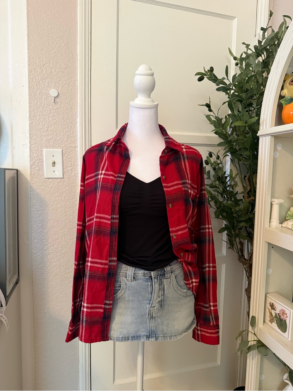 Hollister Flannel Red Plaid button up shirt XS